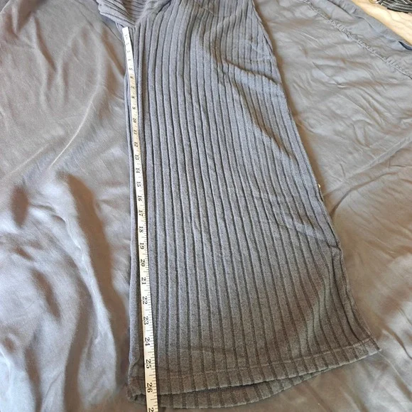 Halara Gray Ribbed Striped Wide Leg Jumpsuit Adjustable Straps XS NEW - Picture 7 of 14